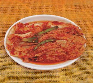 Un piatto di kimchi. L'immagine è di http://www.flickr.com/photos/koreanet/